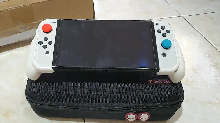 Unboxing - Skull & Co NeoGrip + Maxcarry Case for Nintendo Switch OLED (White version)