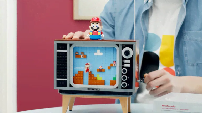 LEGO Nintendo Entertainment System Retro Mario Game lets you recreate the original version-0